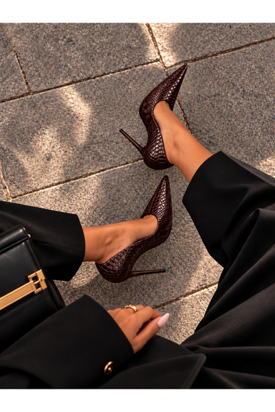 Carweza Ayakkabı Pantofi stiletto VAREN, model croco, culoare cafea