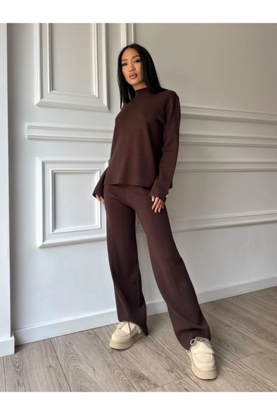 CC STORE Compleu VICKY din două piese, maro, cu bluză cu guler înalt și panta...