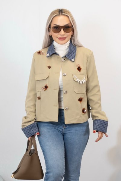 Muna Boutique سترة بيج بتصميم خاص