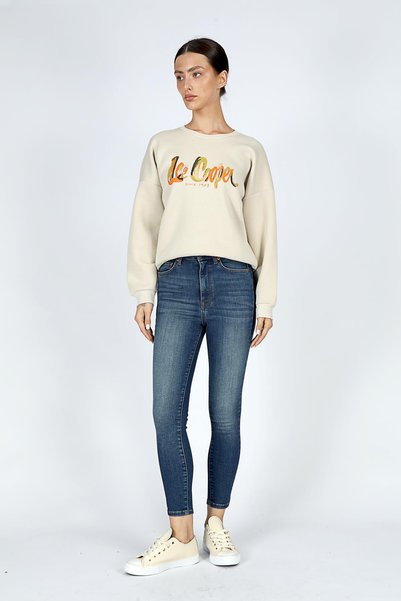 Lee Cooper جينز نسائي أزرق ضيق جدًا بقصة عالية جدًا من ماركة جايس.