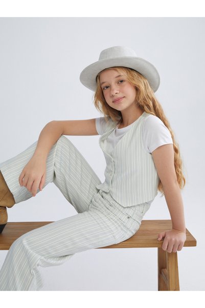 LC Waikiki V Planting Gabardine Girls' Plain Vest for Style Seekers from Uzg ...