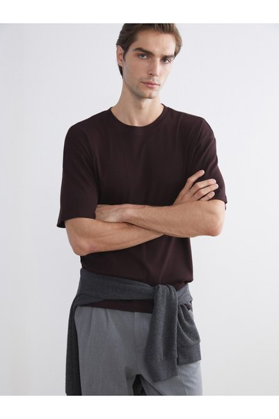 LC Waikiki Trendy Picks from Kübra Butik: Men’s T-Shirt with a Crew Neck
