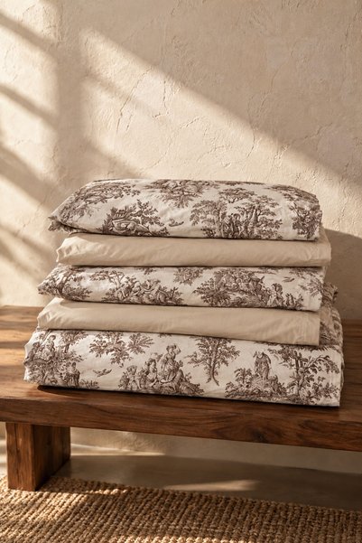 NESCO Kahverengi Toile King Size 220x240 Nevresim Takımı | 180x200x30 Lastikli Bej Çarşaf + 4 Yastık