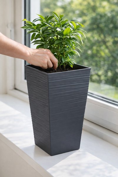 OEM Ghiveci înalt pătrat din plastic antracit, cu linii orizontale în relief,...