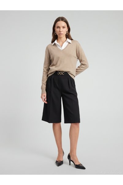 Dilvin 72834 Bermuda Shorts with Pleated Accessory Detail