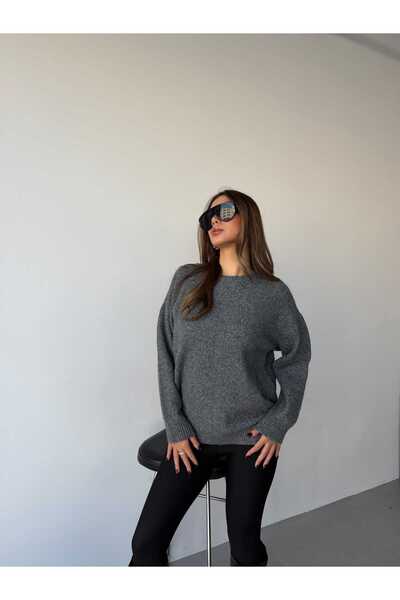 LE CARAMBOLE Women's Anthracite Basic Crew Neck Oversized Knit Sweater