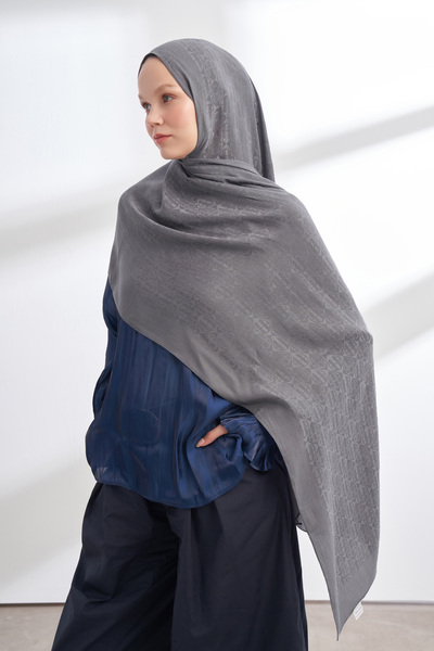 ARMANDA SOLEA JAKAR ICON PATTERNED SCARF - DARK GRAY