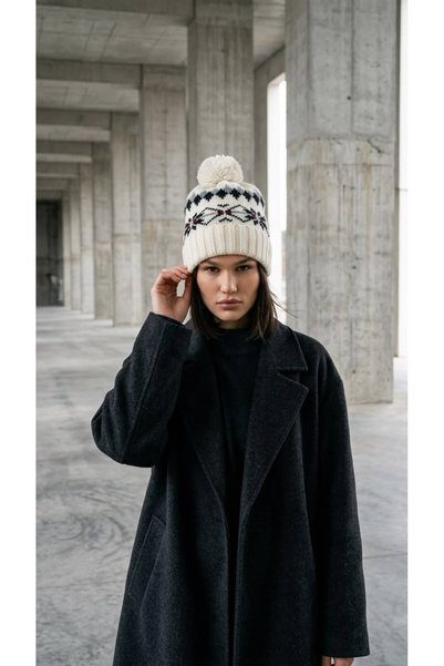 Gönülden Tasarım Căciulă unisex cu model și pompon