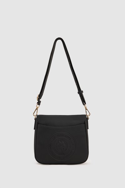U.S. Polo Assn. حقيبة كتف نسائية سوداء اللون، بتصميم منقوش، تحمل شعار USPA، و...