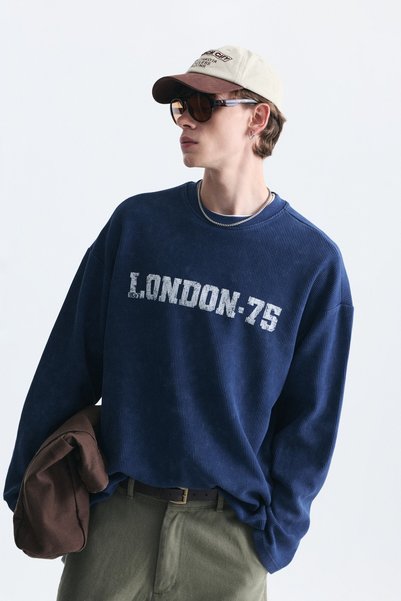 VAMOSCLO Textured London-Printed Sweatshirt