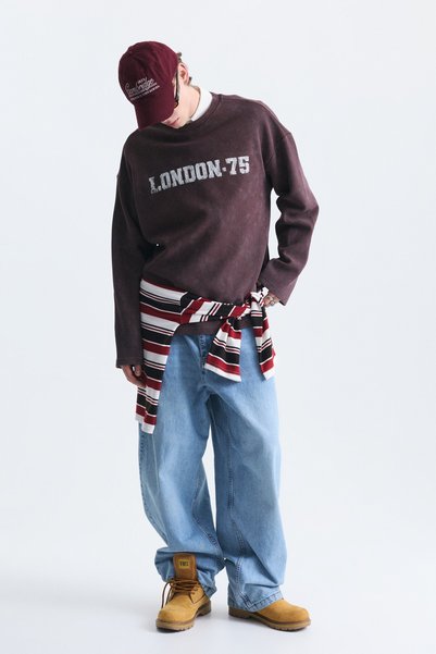 VAMOSCLO Textured London-Printed Sweatshirt