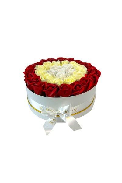velve Aranjament floral Colors, in cutie rotunda alba cu 35 trandafiri de sap...