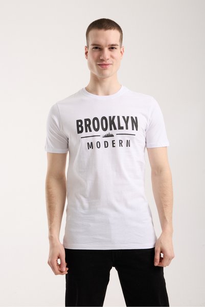 WeShaya Men's Relaxed Fit T-Shirt with Text Detail - White
