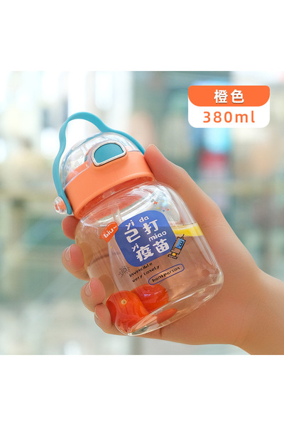 Generic كوب مصنوع من زجاج البوروسيليكات، متين، يتحمل الحرارة، وقابل للحمل.