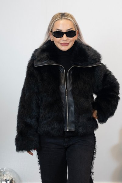Muna Boutique Shiny Feather Leather Detailed Zippered Women's Black Coat
