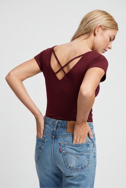 Belinay 8004 Women's T-Shirt with V-Neck Back