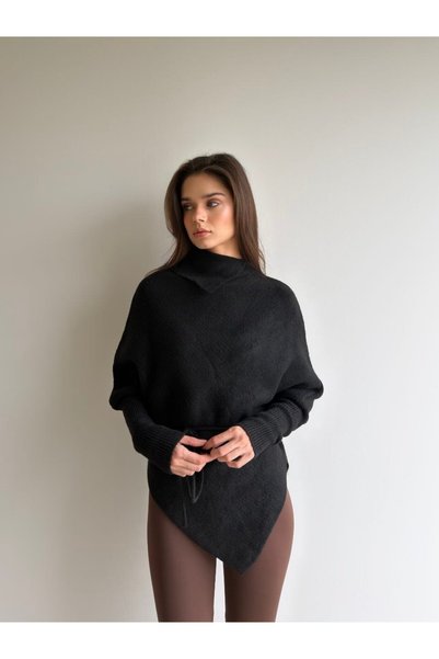 buqre's moda كنزة صوفية نسائية بياقة غير متماثلة وأكمام على شكل أجنحة الخفافيش.
