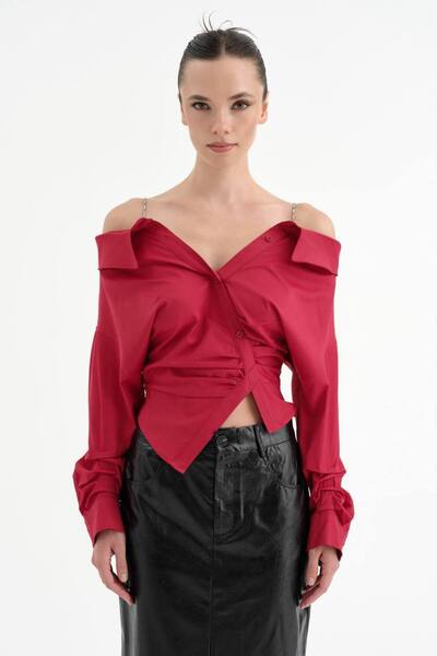 tw3 Women's off-the-shoulder shirt with metal strap detail and fitted waist d...