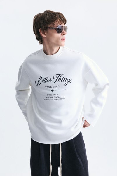 VAMOSCLO Oversize Letter Print Sweatshirt