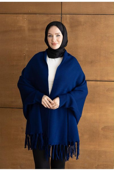 Pamuk Butik Women's Short-Sleeved Knit Poncho