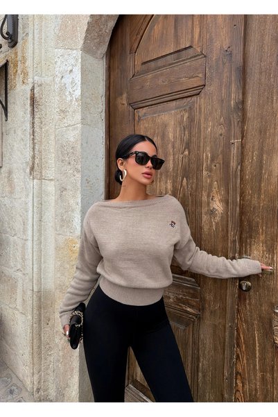 kırmızı butiks Beige Bear boat neck sweater