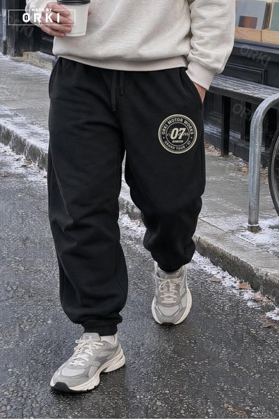 EFFRENATU Motor Works Typographic-Printed Black Unisex Jogger Sweatpants