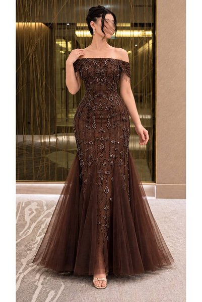 Olivia Style فستان سهرة نسائي بني داكن بقصة كورسيه مكشوفة الكتفين وتطريز فاخر...