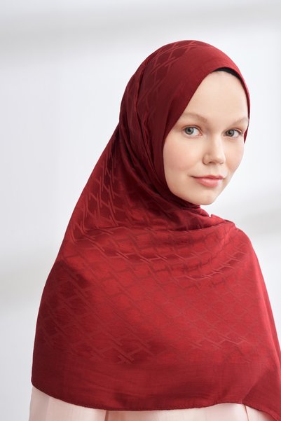 ARMANDA SOLEA JAKAR NORA PATTERNED SHALWAR - BURGUNDY