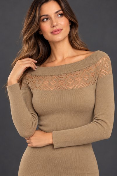 TRQOM Kadın Uzun Kollu Kayık Yaka Ön Ve Arka Dantel Detaylı Slim Fit Yumuşak Dokulu Zarif Günlük Camel Triko Mini Elbise
