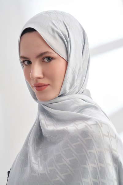 ARMANDA SOLEA JACQUARD NORA PATTERNED SHALWAR - SILVER