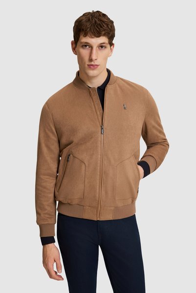 U.S. Polo Assn. جاكيت جلد بتصميم يشبه جلد الغزال، للرجال، بلون بني، مزود بسحا...