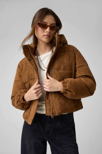 Guess GJ FAUX SUEDE CROPPED PUFFER J
