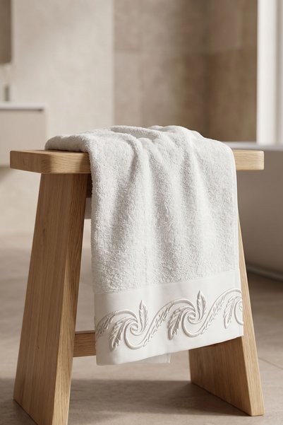 Nazik Home Prosop de față Latina cu broderie în formă de burg (50 x 90 cm)