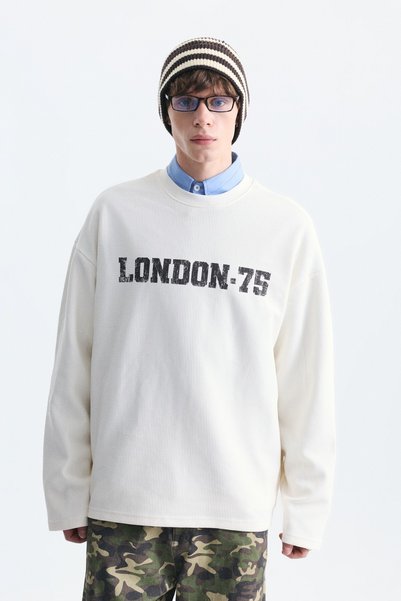 VAMOSCLO Textured London-Printed Sweatshirt