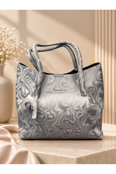 Generic Brand Luxury Women's Bag with Stylish Design and Fashionable Details