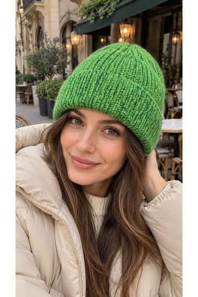 FELLMENS Căciulă de damă verde, cu textură moale și tricotată cu striații