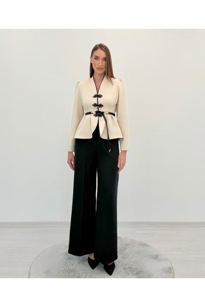 ossons Set crem-negru format din sacou blazer cu detaliu la curea, nasturi ch...