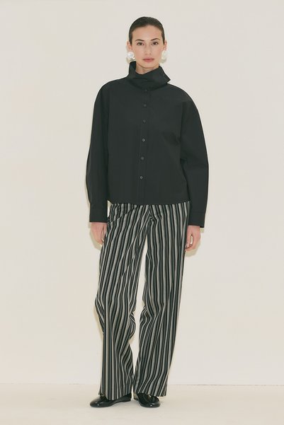 Manuka High-Collar Short Shirt Black