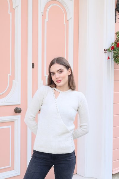 NİSUM MODA بلوزة تريكو ناعمة مزينة بالأحجار
