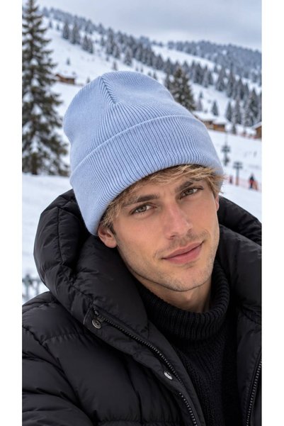 MARBERRY Bebe Blue Soft-Textured Knit Men's Beanie