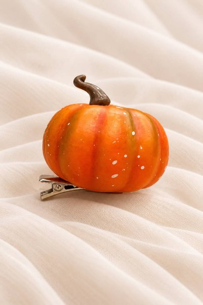 Dükkan Artı Pumpkin-Shaped Buckled Hair Clip