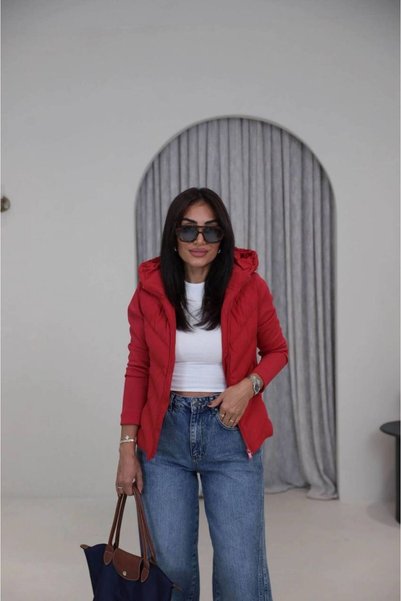 buqre's moda جاكيت نسائي مبطن بغطاء للرأس وتصميم متباين الألوان.