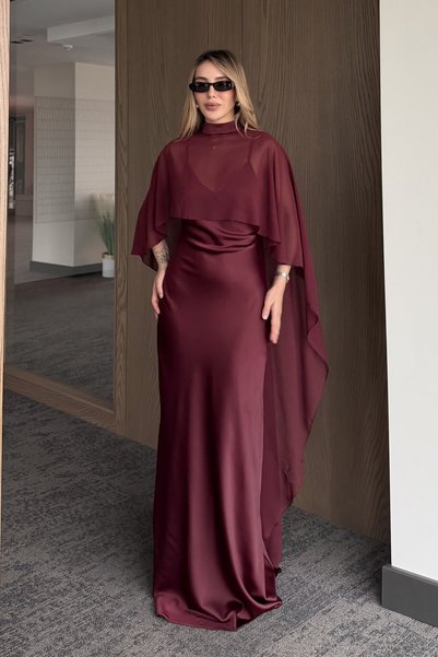 Laluvia Rochie de seară din satin cu bretele subțiri și pelerină din tul de c...