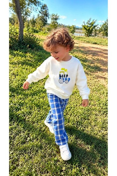 Mireya Kids Boys' Cream-Colored Sweatshirt with Tractor Print and Navy Blue C...