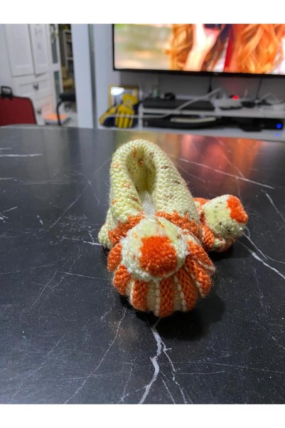Generic Brand Hand-knitted baby booties