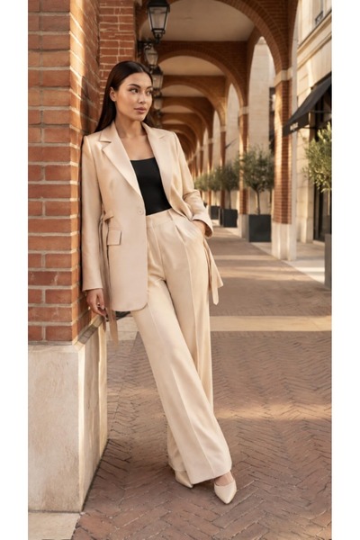 BLUSS Women's SANDSTONE Beige Blazer with Belt Detail and Wide-Leg Pants Set