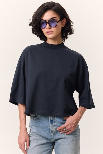 Manuka ΚΟΝΤΟΜΑΝΙΚΙ CROP TSHIRT ΣΚΟΥΡΟ ΜΠΛΕ