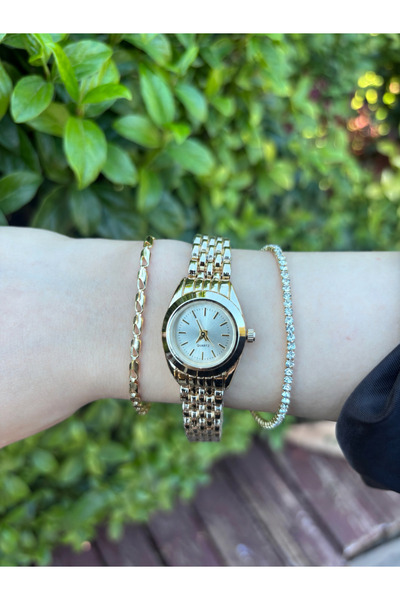BURCU JEWELRY ساعة يد نسائية ذات قرص أبيض وسوار معدني ذهبي اللون – مع سوارين ...