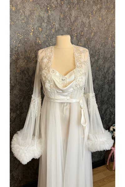 Loviana belle Custom-designed lace and tulle-detailed 2-piece long robe and nightgown set (in a box)