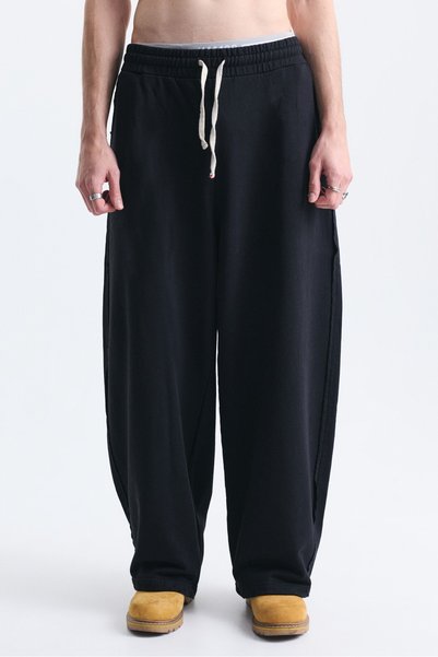 VAMOSCLO Barrel-Fit Sweatpants with Seam Detail